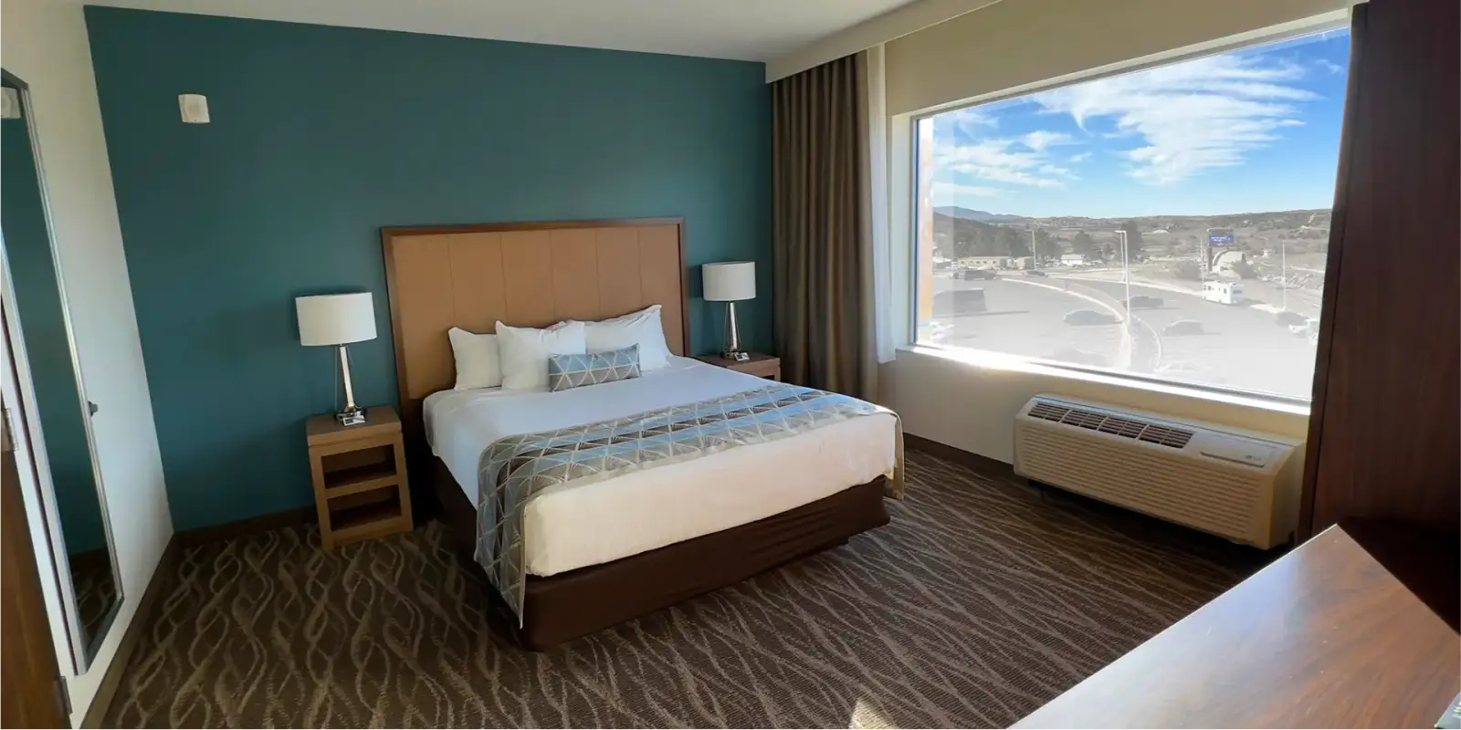 King guest room with valley views at the Cahuilla Casino Hotel